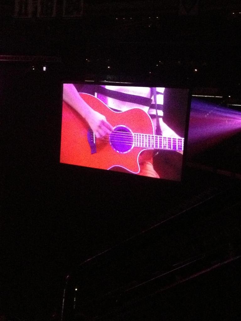 Taylor Swift — March 19 - St. Louis, Missouri — photo 14