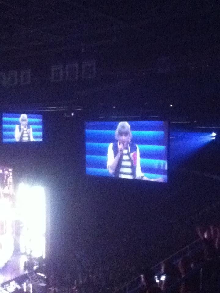 Taylor Swift — March 19 - St. Louis, Missouri — photo 17