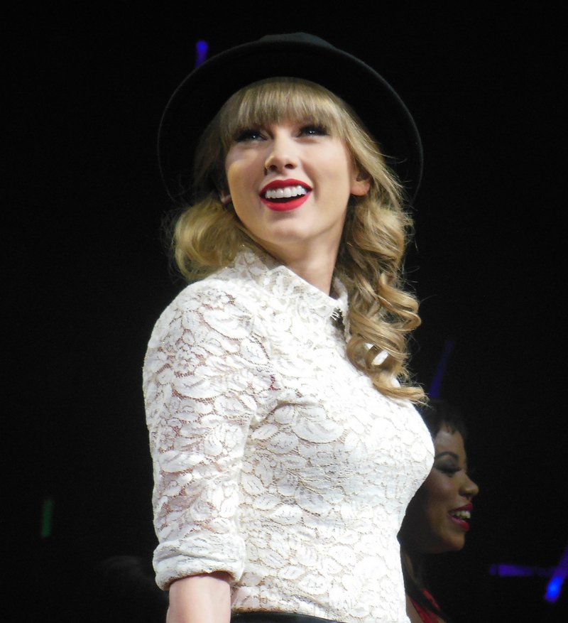 Taylor Swift — March 19 - St. Louis, Missouri — photo 25