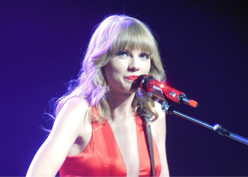 Taylor Swift — March 19 - St. Louis, Missouri — photo 26
