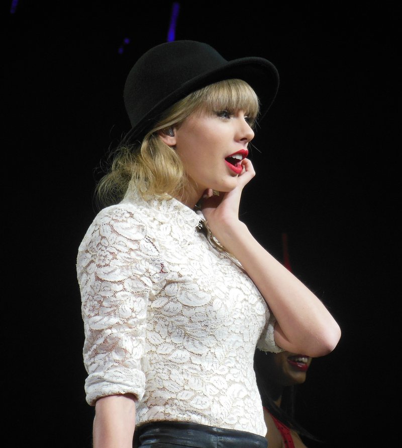 Taylor Swift — March 19 - St. Louis, Missouri — photo 28