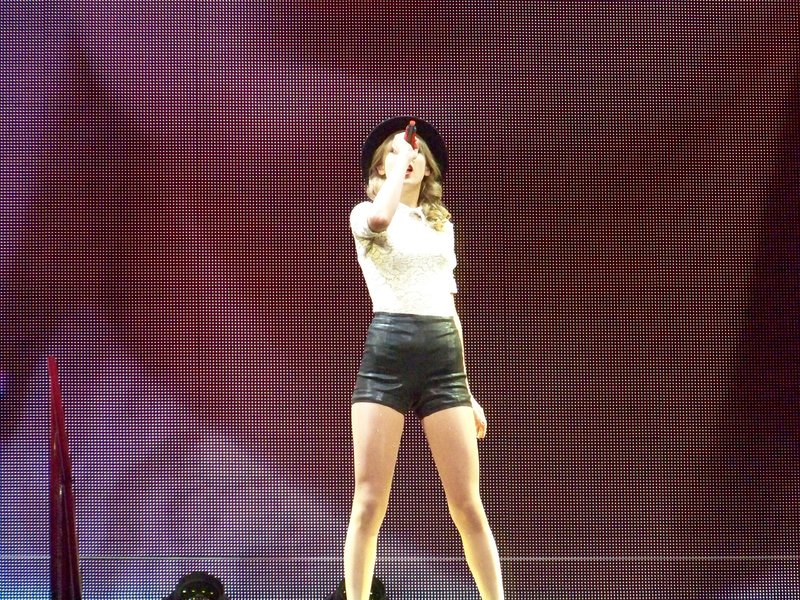 Taylor Swift — March 19 - St. Louis, Missouri — photo 33