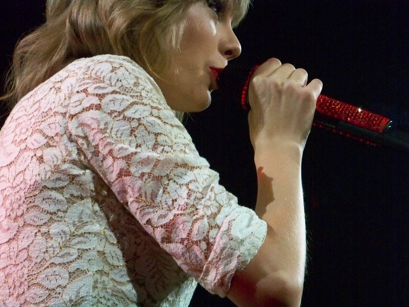 Taylor Swift — March 19 - St. Louis, Missouri — photo 55