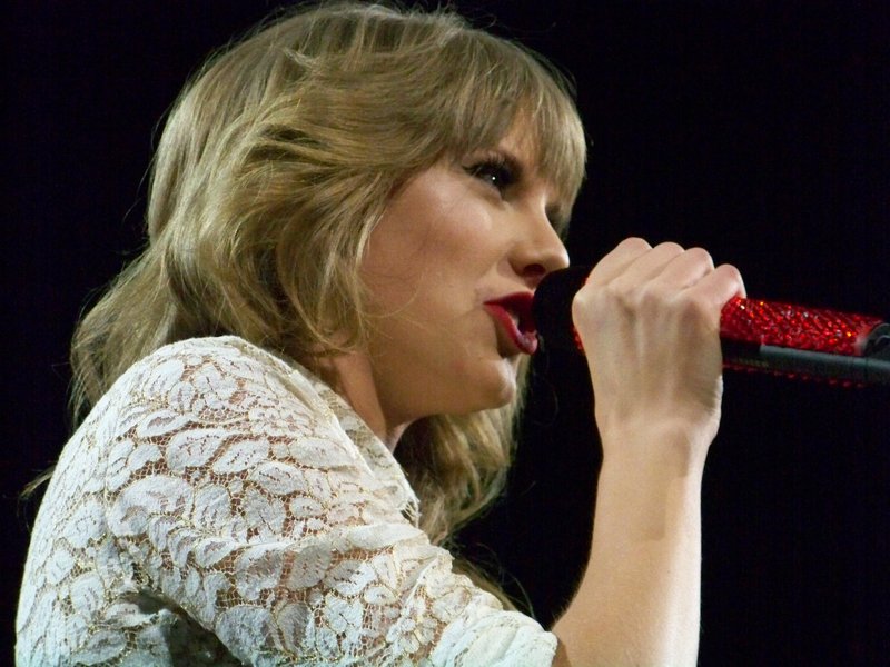 Taylor Swift — March 19 - St. Louis, Missouri — photo 56