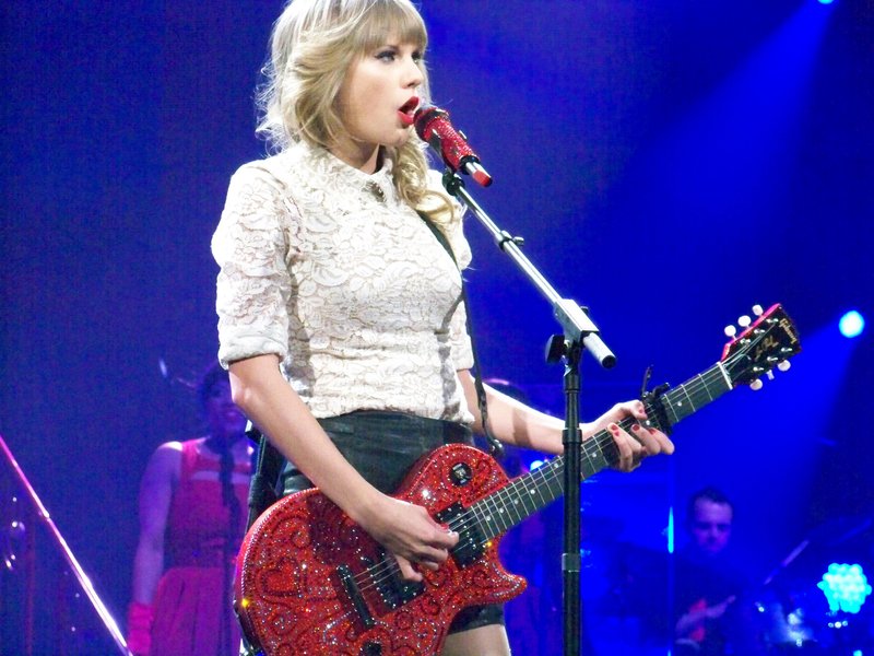Taylor Swift — March 19 - St. Louis, Missouri — photo 62