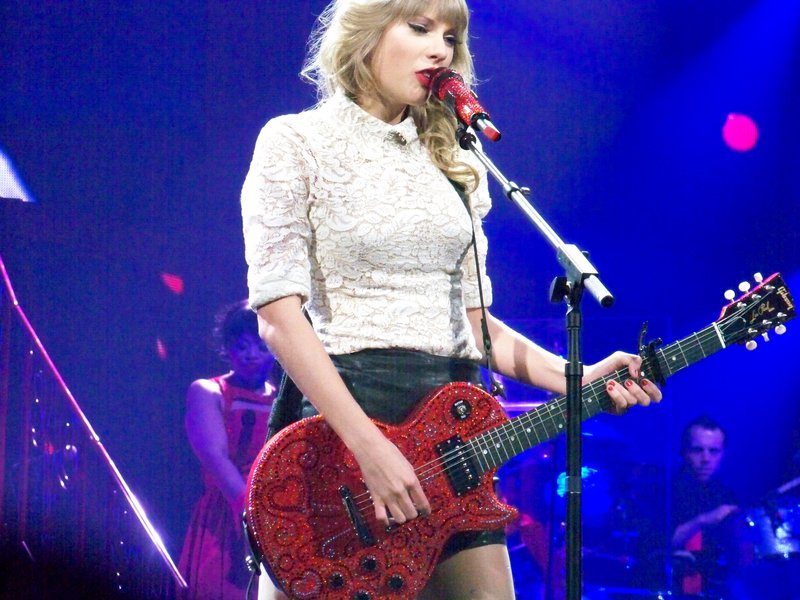 Taylor Swift — March 19 - St. Louis, Missouri — photo 63