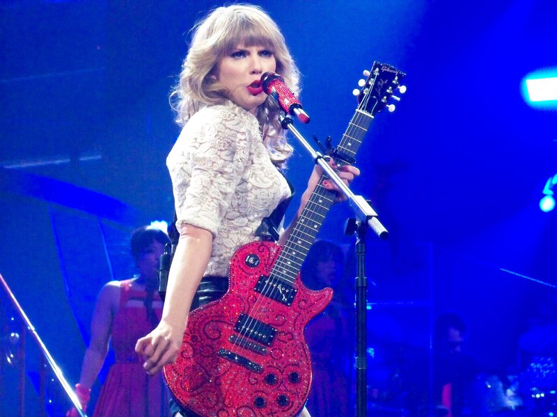 Taylor Swift — March 19 - St. Louis, Missouri — photo 64