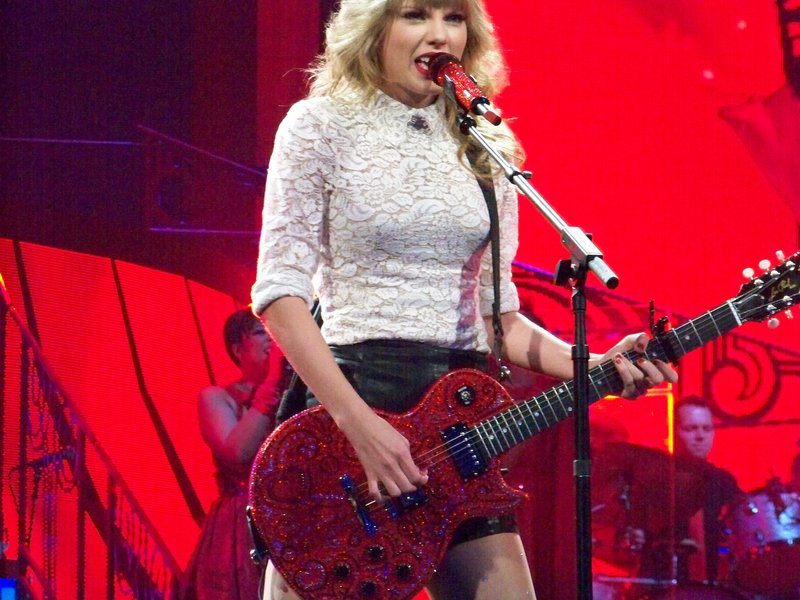 Taylor Swift — March 19 - St. Louis, Missouri — photo 66