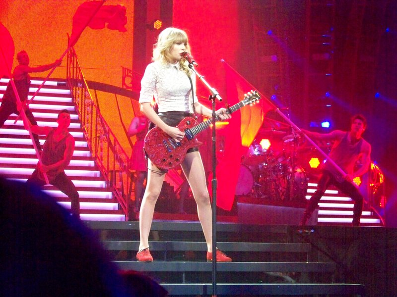 Taylor Swift — March 19 - St. Louis, Missouri — photo 68