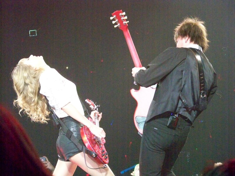 Taylor Swift — March 19 - St. Louis, Missouri — photo 73