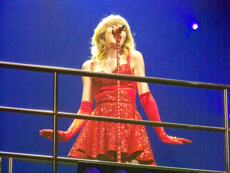 Taylor Swift — March 19 - St. Louis, Missouri — photo 80