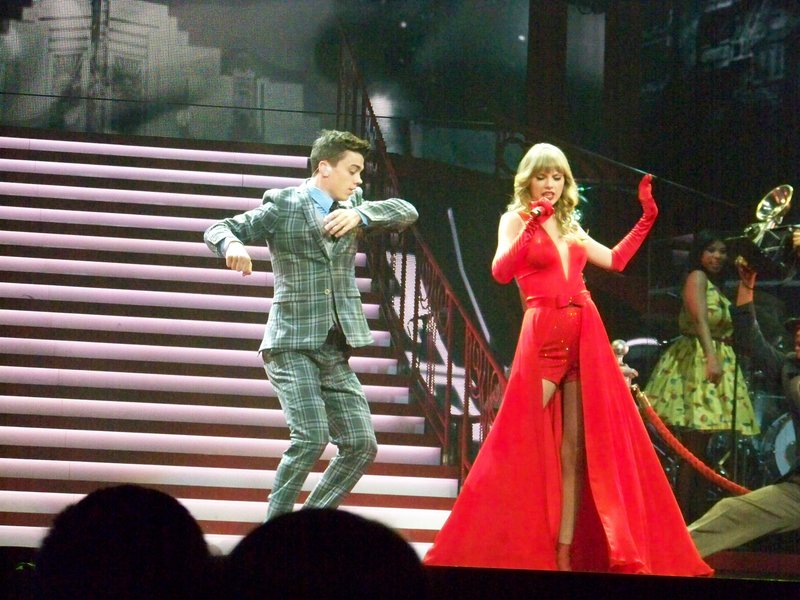Taylor Swift — March 19 - St. Louis, Missouri — photo 90