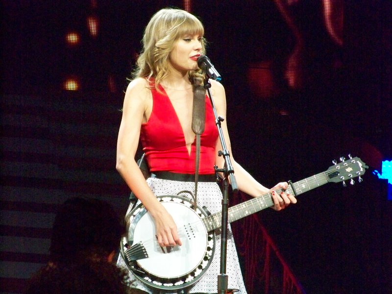 Taylor Swift — March 19 - St. Louis, Missouri — photo 109