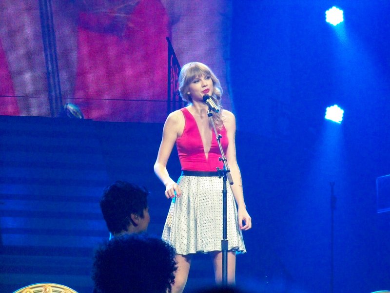 Taylor Swift — March 19 - St. Louis, Missouri — photo 115