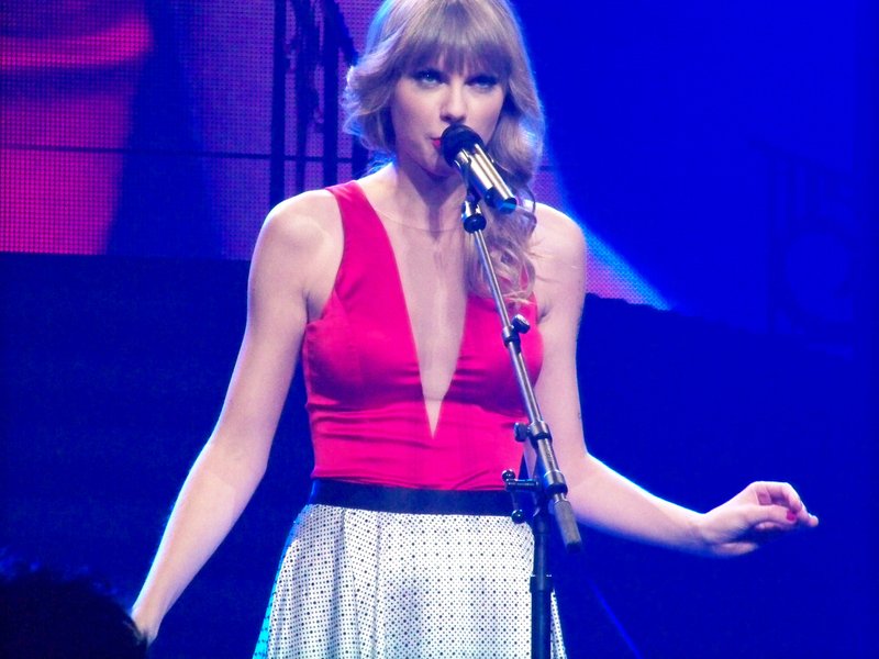 Taylor Swift — March 19 - St. Louis, Missouri — photo 117