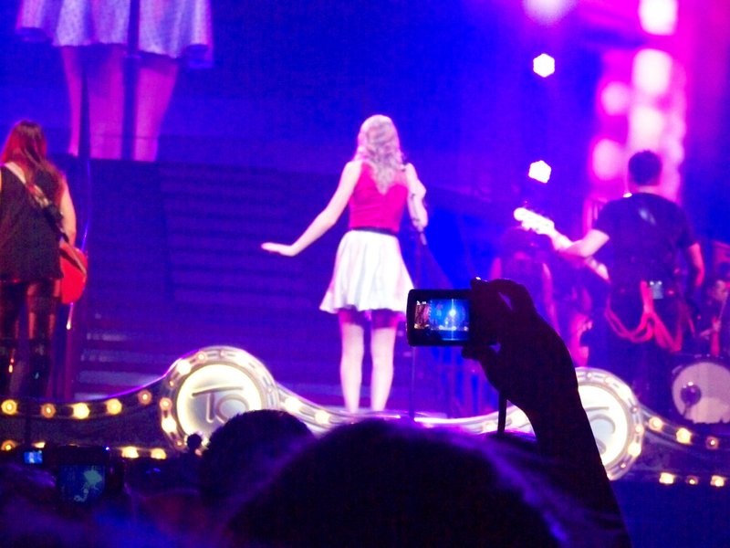 Taylor Swift — March 19 - St. Louis, Missouri — photo 126