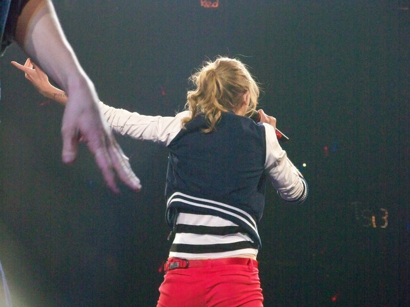 Taylor Swift — March 19 - St. Louis, Missouri — photo 141