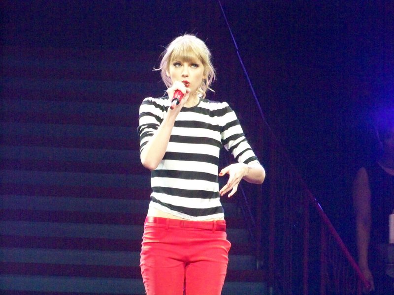 Taylor Swift — March 19 - St. Louis, Missouri — photo 147
