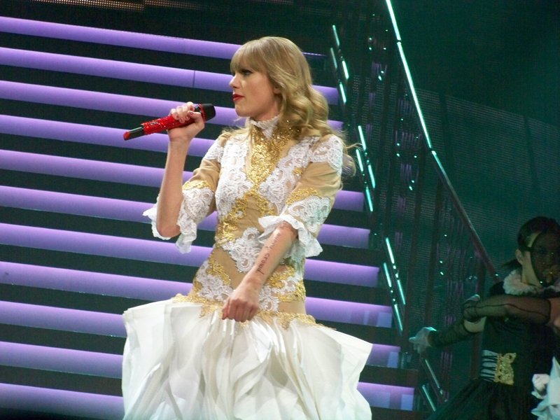 Taylor Swift — March 19 - St. Louis, Missouri — photo 165