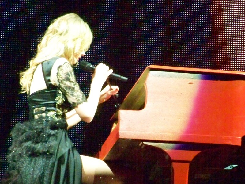 Taylor Swift — March 19 - St. Louis, Missouri — photo 180