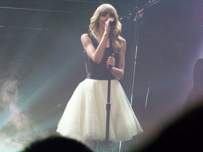 Taylor Swift — March 19 - St. Louis, Missouri — photo 211