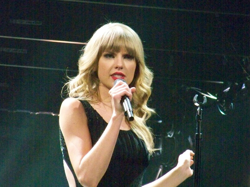 Taylor Swift — March 19 - St. Louis, Missouri — photo 213
