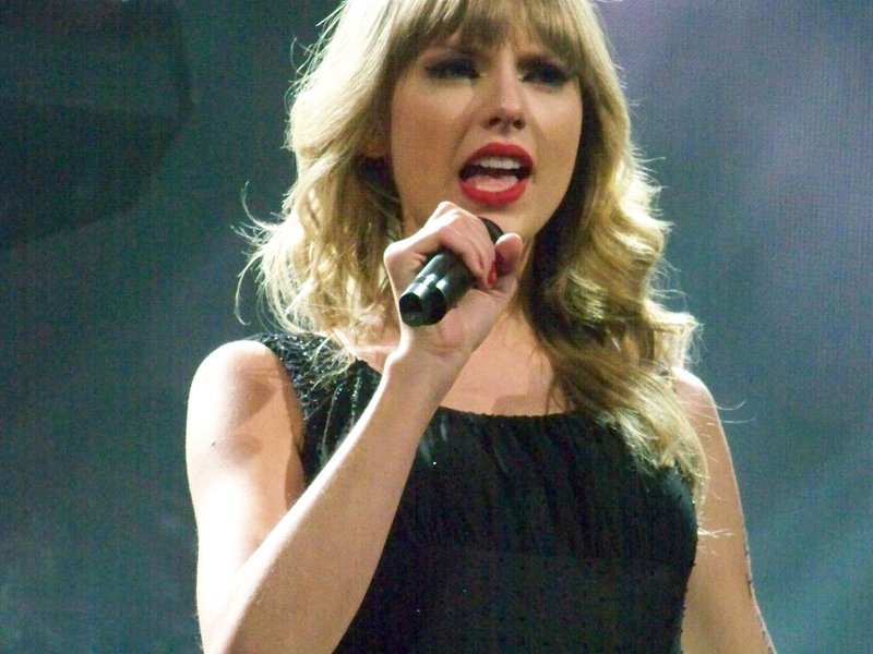 Taylor Swift — March 19 - St. Louis, Missouri — photo 214