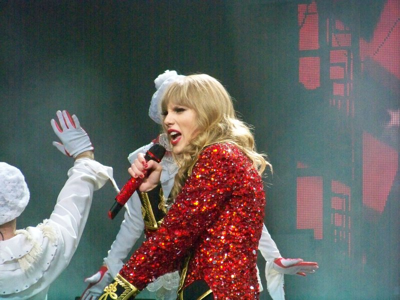 Taylor Swift — March 19 - St. Louis, Missouri — photo 236