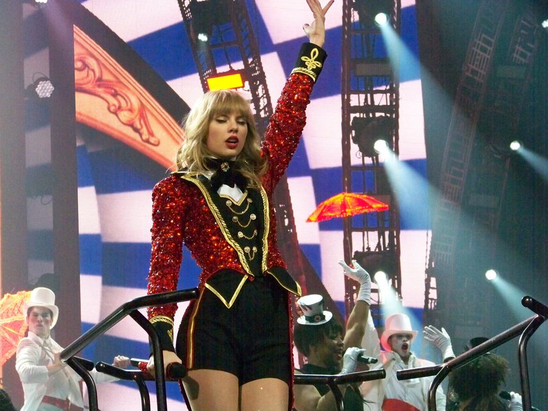 Taylor Swift — March 19 - St. Louis, Missouri — photo 241