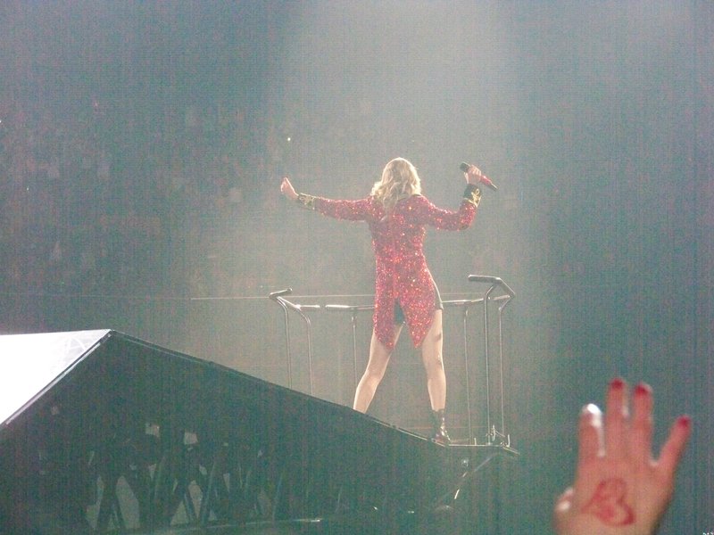 Taylor Swift — March 19 - St. Louis, Missouri — photo 243