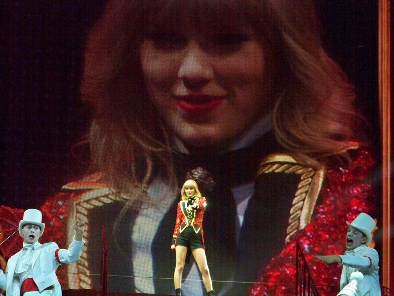 Taylor Swift — March 19 - St. Louis, Missouri — photo 250