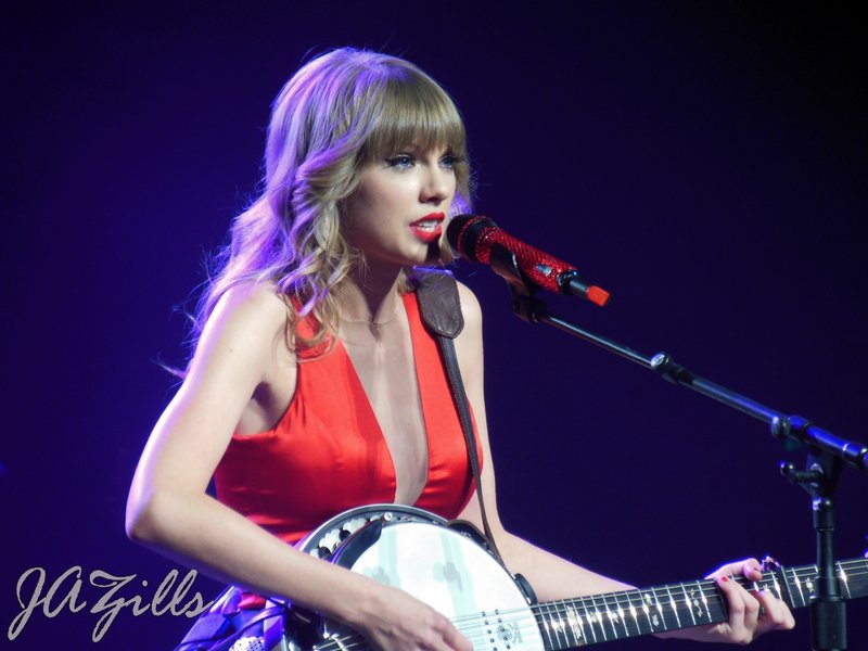 Taylor Swift — March 19 - St. Louis, Missouri — photo 254