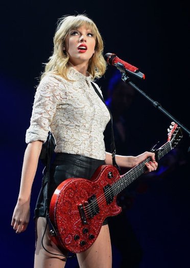 Taylor Swift — March 22 - Charlotte, North Carolina — photo 7
