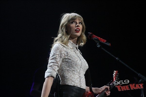 Taylor Swift — March 22 - Charlotte, North Carolina — photo 59