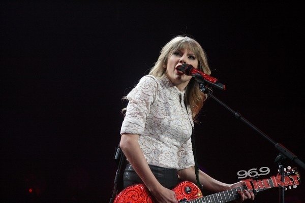 Taylor Swift — March 22 - Charlotte, North Carolina — photo 73