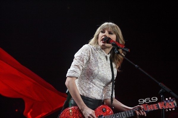 Taylor Swift — March 22 - Charlotte, North Carolina — photo 74