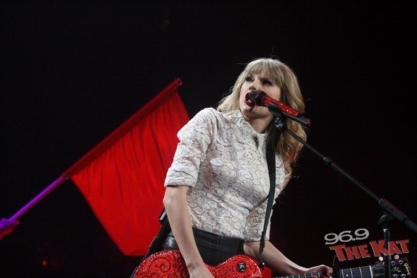 Taylor Swift — March 22 - Charlotte, North Carolina — photo 75