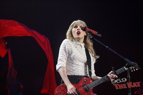 Taylor Swift — March 22 - Charlotte, North Carolina — photo 81