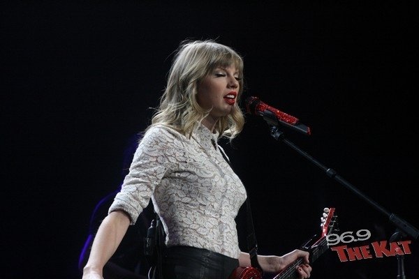 Taylor Swift — March 22 - Charlotte, North Carolina — photo 143