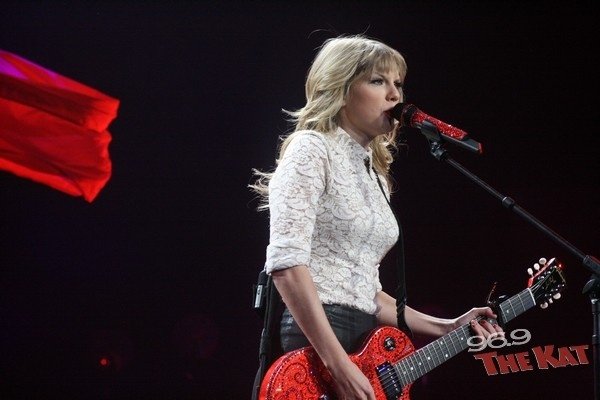 Taylor Swift — March 22 - Charlotte, North Carolina — photo 157