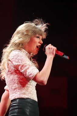 Taylor Swift — March 22 - Charlotte, North Carolina — photo 214