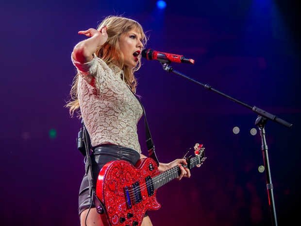 Taylor Swift — March 23 - Columbia, South Carolina — photo 30