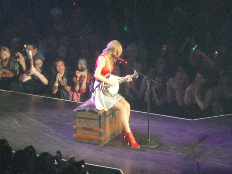 Taylor Swift — March 23 - Columbia, South Carolina — photo 136