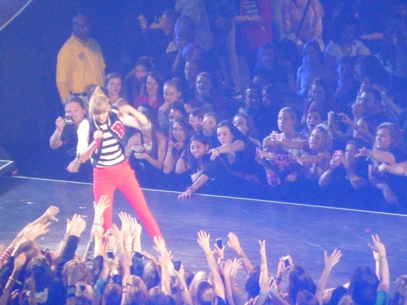 Taylor Swift — March 23 - Columbia, South Carolina — photo 148