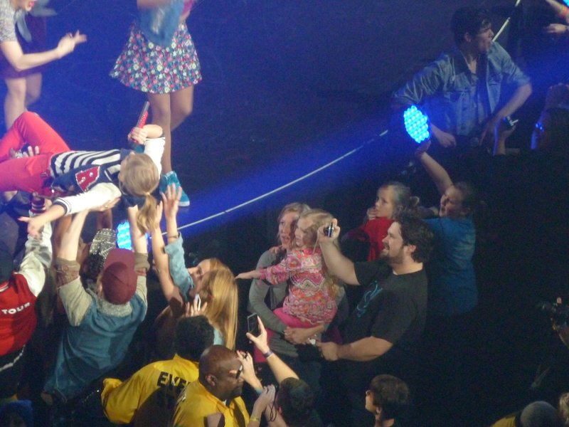 Taylor Swift — March 23 - Columbia, South Carolina — photo 151