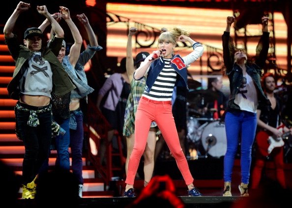 Taylor Swift — March 27 - Newark, New Jersey — photo 3