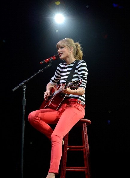 Taylor Swift — March 27 - Newark, New Jersey — photo 7