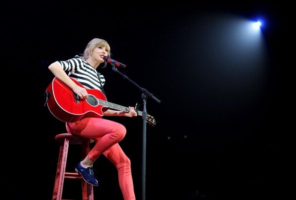 Taylor Swift — March 27 - Newark, New Jersey — photo 8