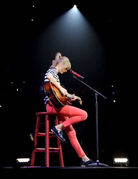 Taylor Swift — March 27 - Newark, New Jersey — photo 12