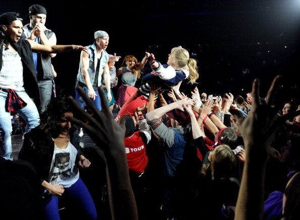 Taylor Swift — March 27 - Newark, New Jersey — photo 20